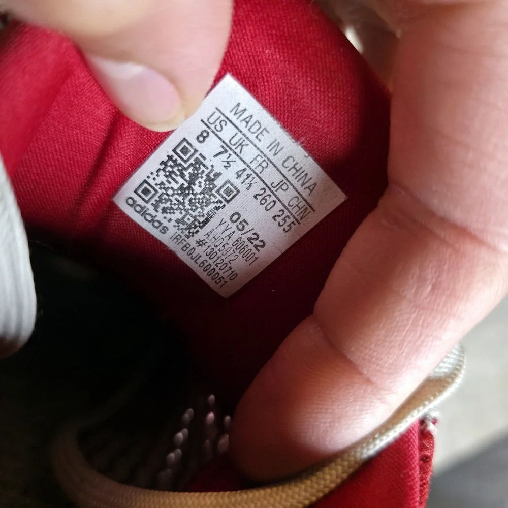 Size 8 NCAA x Adidas UltraBoost 1.0 Indiana Hoosiers Running Shoe * No Insoles *